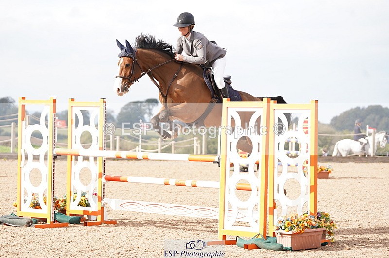 241004A-131748-00573 - Fri 03 Snr Newc & 1.10m Open