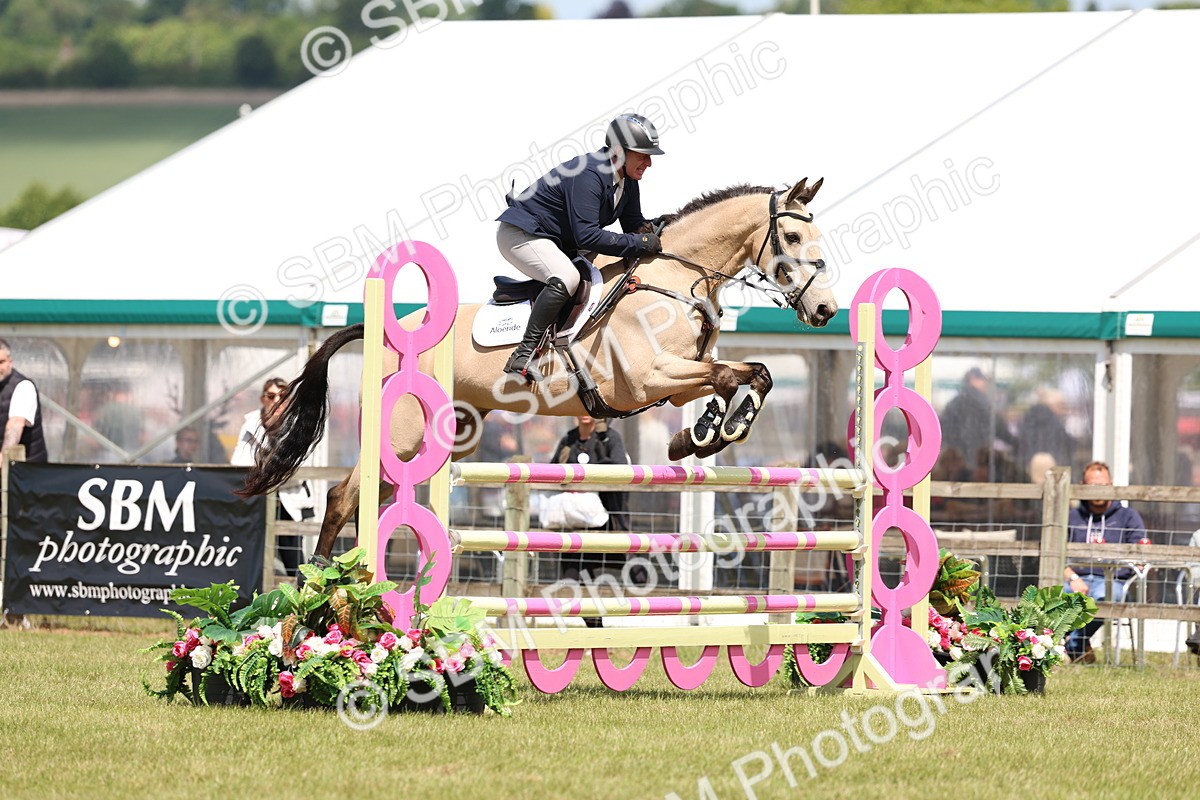 SBM_15601 - Class 207 - Senior 1.15m Open