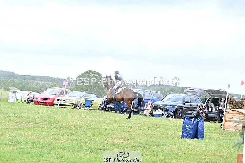 250525A-133300-16276 - D-451-Laura.Collett-DRUMGIVEN.MR.CHARISMA