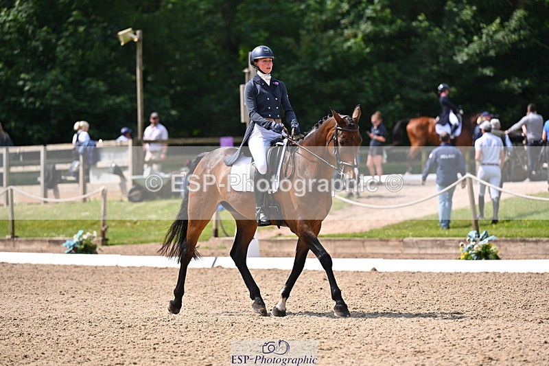 250523A-114055-06626 - C-274-Bizzy.Loffet-LONGBROOK.CHILLI.FLOWER