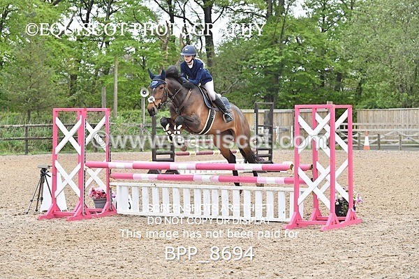 BPP_8694 - CLASS 24 SUN Senior BritiNovice/ 90cm Open