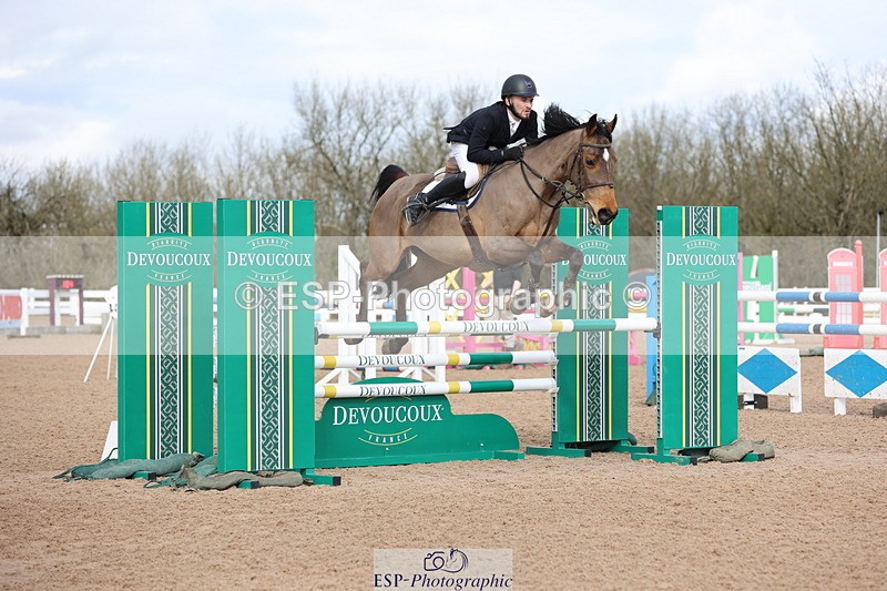 240223A-121428-01145 - Cls 4 Snr 1.05m Open