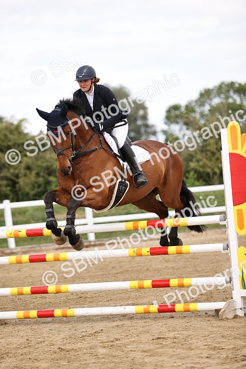 SBM_003462 - Class 11 - Senior Newcomers - 1.10m