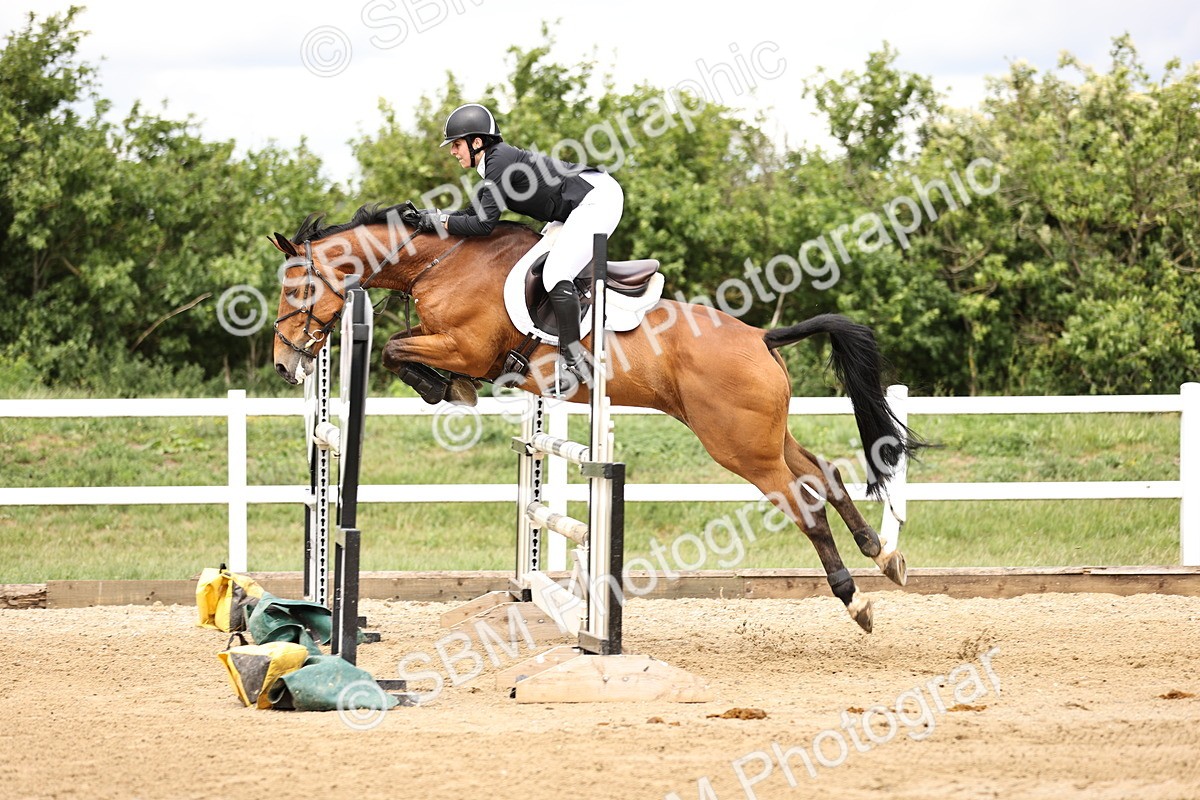 SBM_003167 - Class 11 - Senior Newcomers - 1.10m