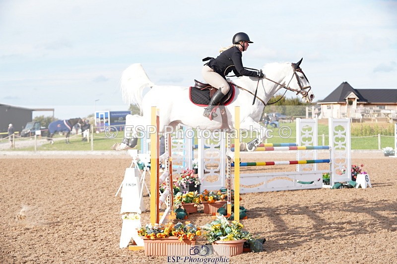 241005A-162754-05221 - SAT Cls 12 Snr Fox & 1.20m Open