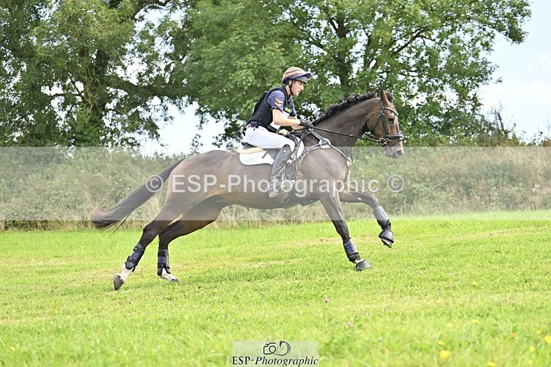 240831A-124148-02336 - 016-Max.Forster-FLO.CORMINT