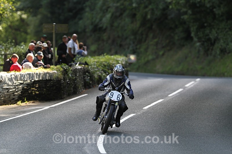 FOM_1281 - Classic TT Lap of honour