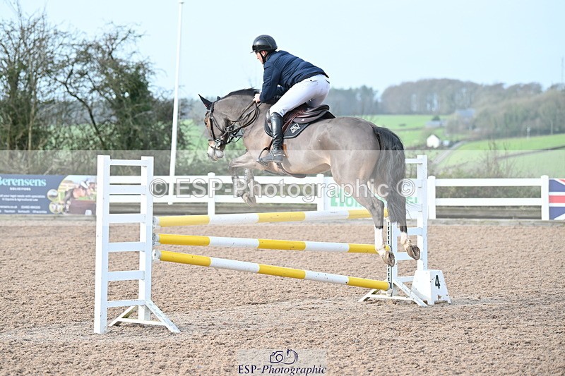 231208A-111013-00389 - Cls 4 Snr 1.05m Open