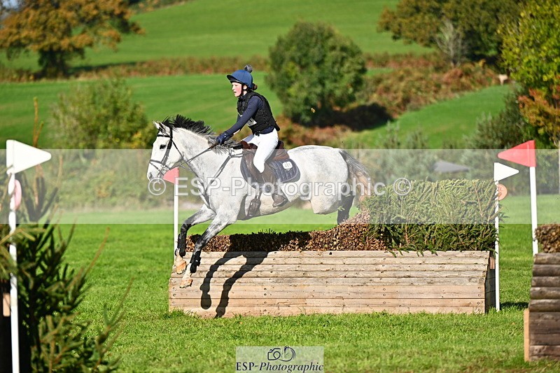 251025A-125153-19285 - F-451-Olivia.Clothier