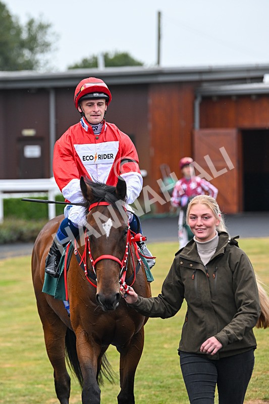 270825-Race 2-Rogue Attraction-4913 - Race 2