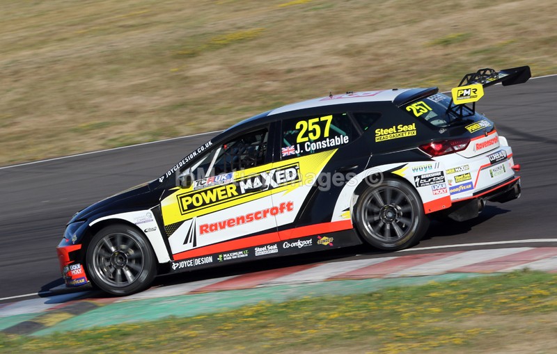  - TCR UK @ Castle Combe