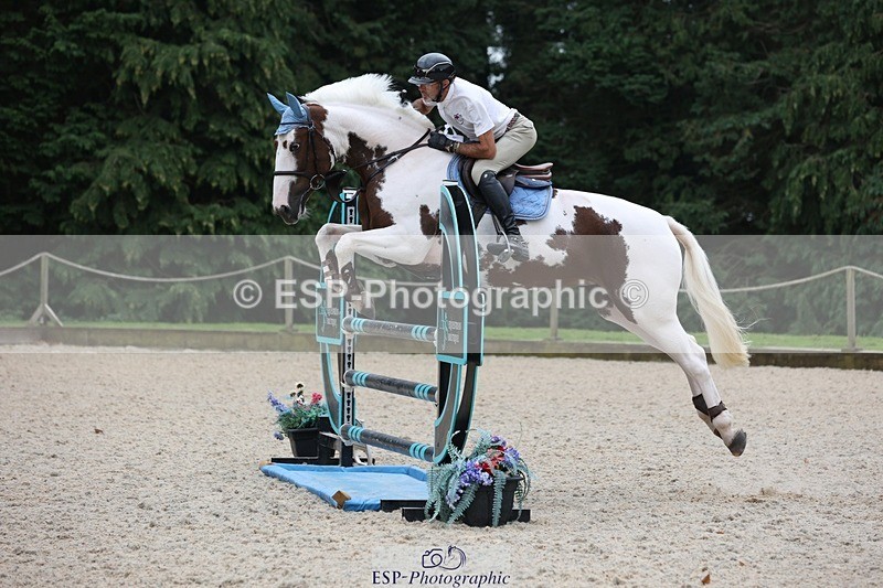 230908-171402-03199 - Cls 9 Snr Newcomers & 1.10m Open