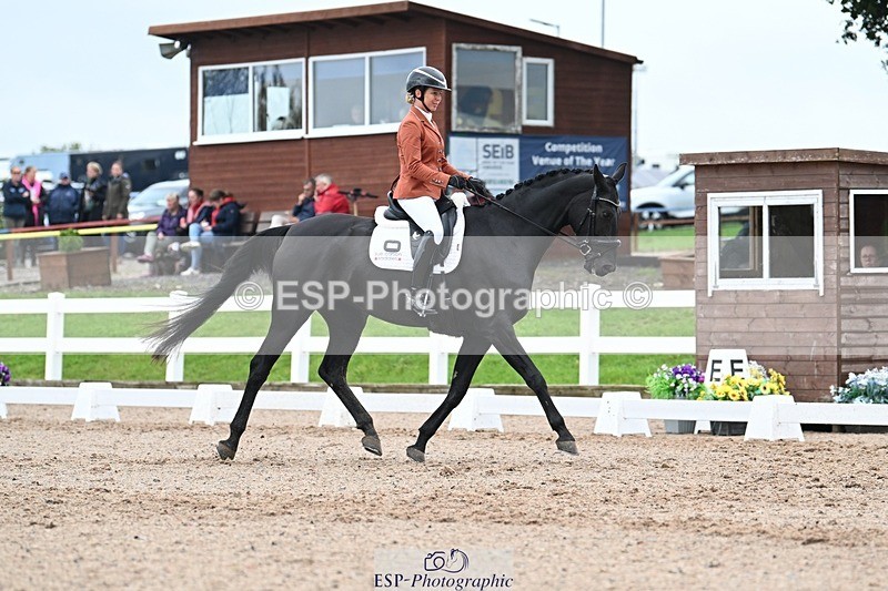 250907-122347-08333 - 004-Charlotte.DickerDevaldi's.Kiss