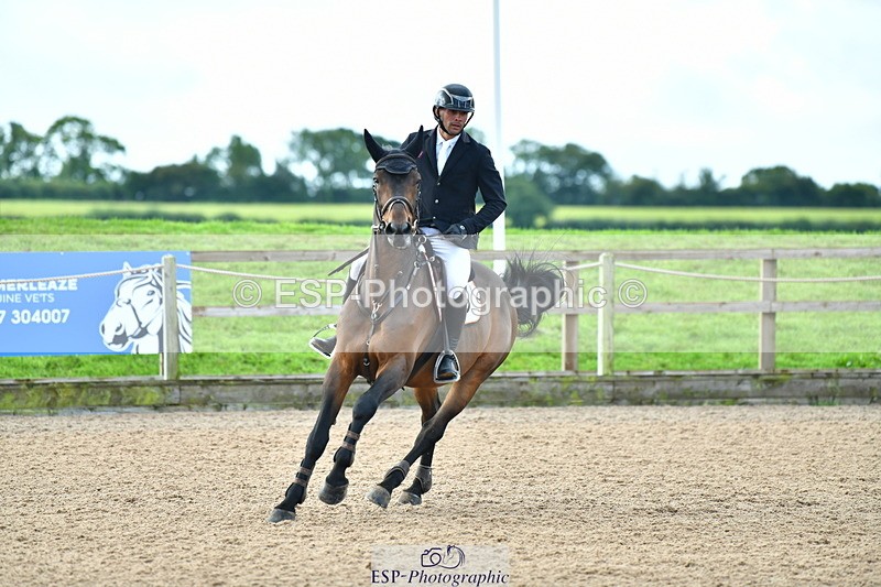 230723A-095441-10696 - Cls 4, 2 Star Small 1.30m