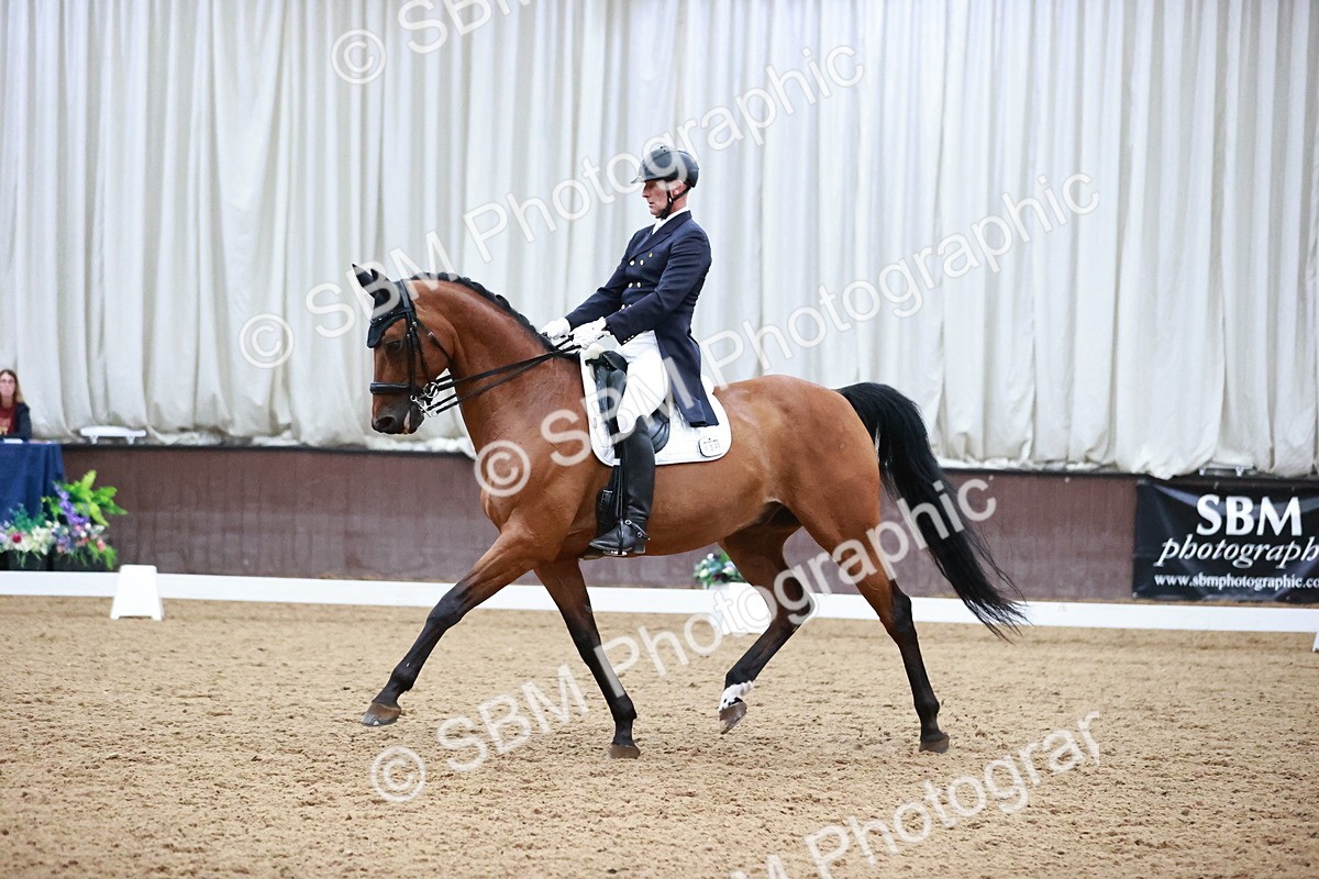 SBM_016719 - Class 5 - FEI INT II - 17.24-18.20