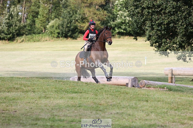 240825X-170958-37867 - 80cm XC 16.30 to 17.30