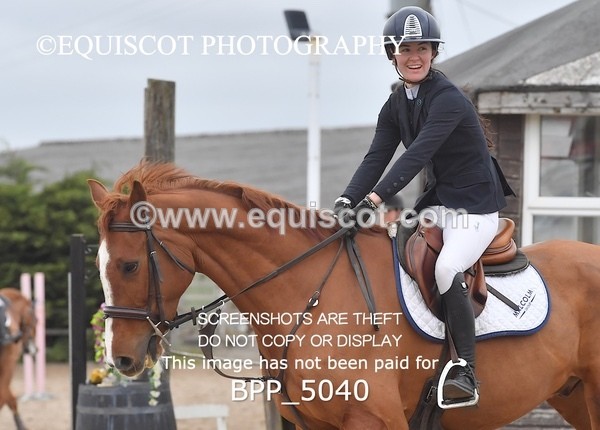 BPP_5040 - CLASS 24 SUN Senior BritiNovice/ 90cm Open