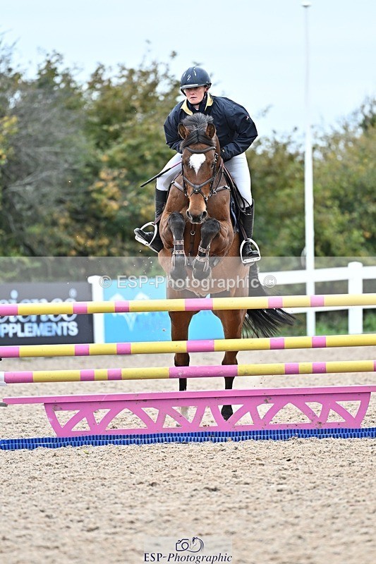 251015-135407-00666 - Cls 4 Newcomers and 1.10m Open