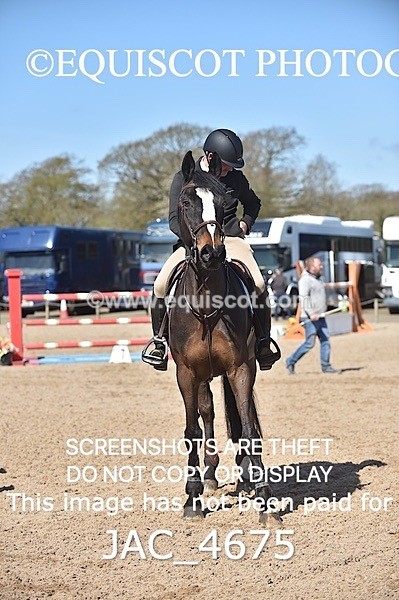 JAC_4675 - CLASS 11 SAT Andrew Hamilton Coach, RHS Foxhunter Championship Qualifier