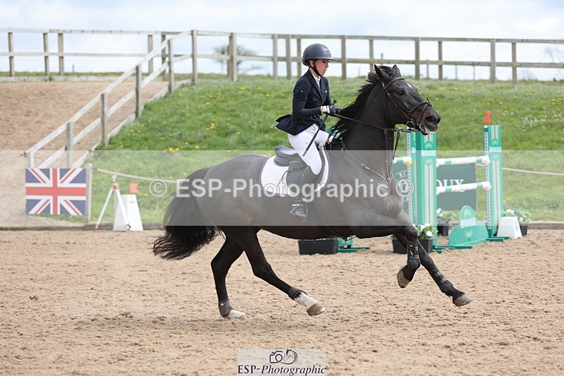 240419A-123719-07341 - Cls 6, 2 Star Medium Tour 1.35m