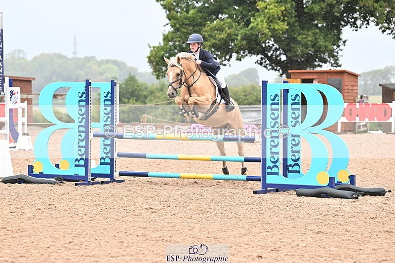 250827B-105208-00172 - Clear Round & Cls 1 Brit Nov 90cm