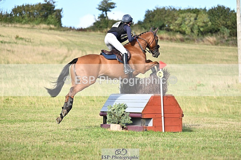 250831-171248-01171 - Q-819-Eve.Egginton