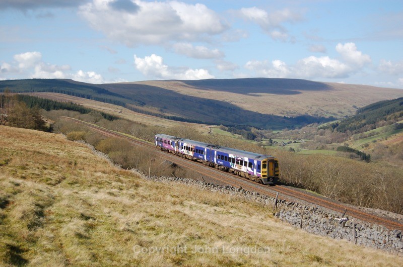 16.4.12 - 158793 & 153332 08.49 Leeds - Carlisle, Rise Hill Tunnel - Rise Hill Tunnel North