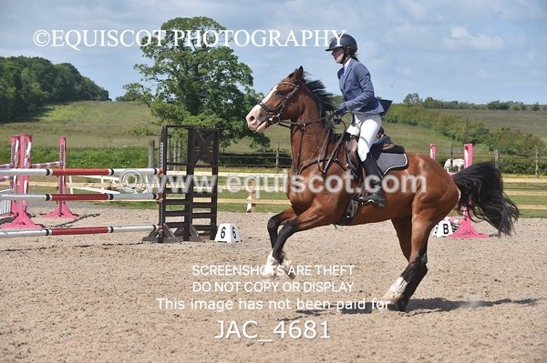 JAC_4681 - CLASS 7 Senior Foxhunter/ 1.20m Open