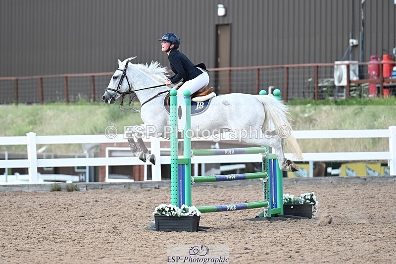 260627-175809-05901 - Cls 27 Foxhunter and 1.10m