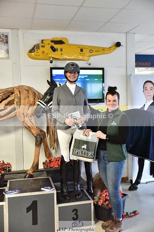 250214-153712-02607 - Freestyle Medium Gold Presentations