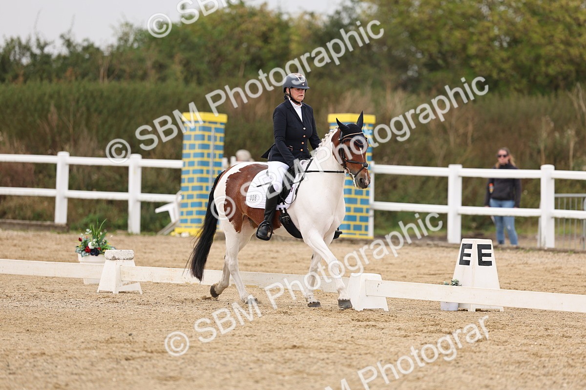 SBM_01487 - Class 9 - Novice 27 Champs