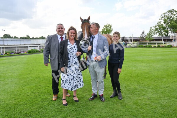 yr10062022r7-37 - Race 7 5.10pm Andy Thornton Hospitality Furniture Stakes