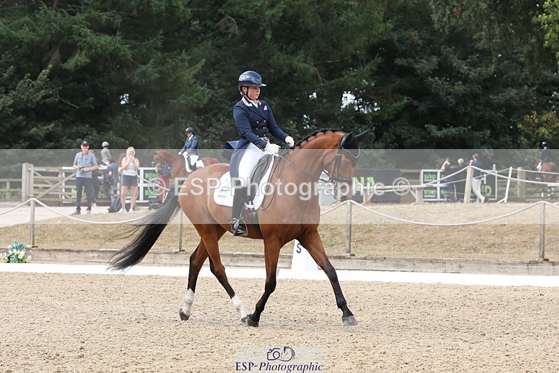 250809A-113755-02800 - 071-Abbie.NewburySeagry.Viceroy