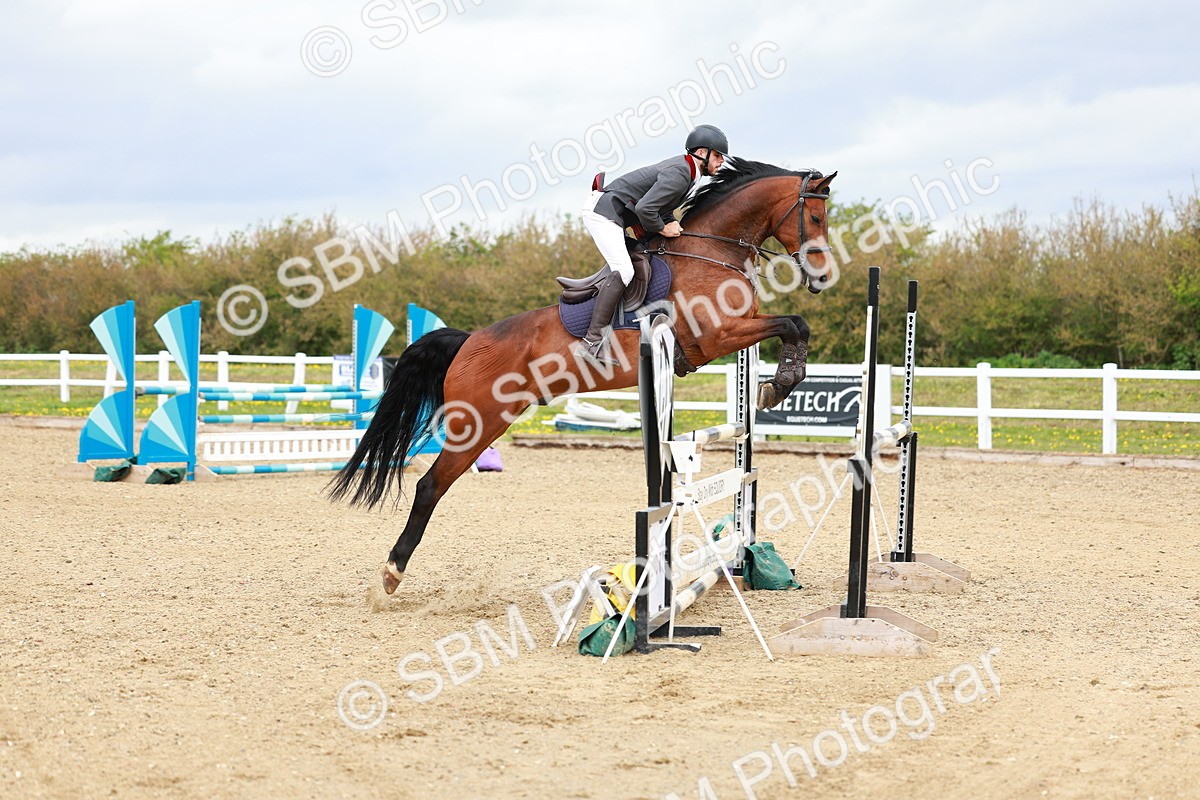 SBM_002301 - Class 10 - Senior Newcomers - 1.10m