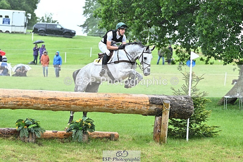 240526-124115-22115 - 404-DEERPAIRC_REVELRY-Max_Warburton