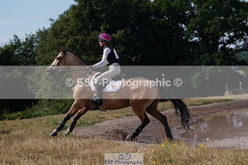 250802A-103822-01474 - A-008-Sophia.Vestey-BURDAL.DUKE