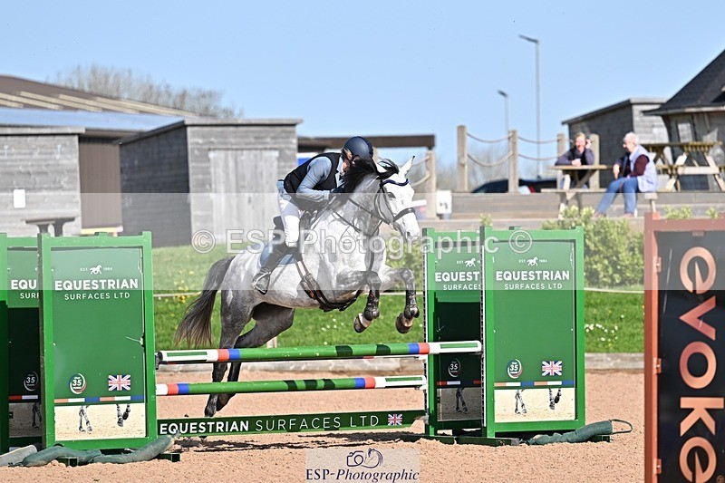 260408-104132-00214 - Cls 2 British Novice and 90cm