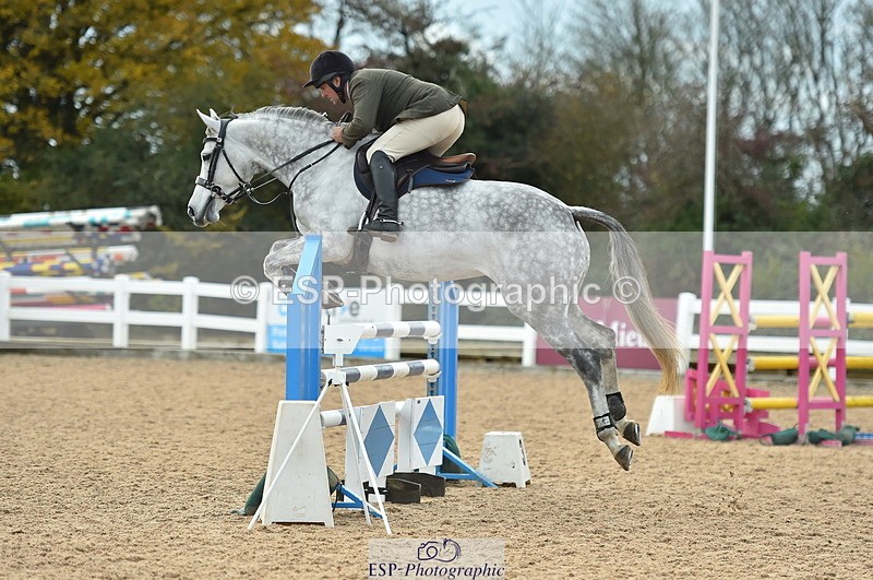 231111A-122932-01861 - Cls 12 Newcomers & 1.10m Open