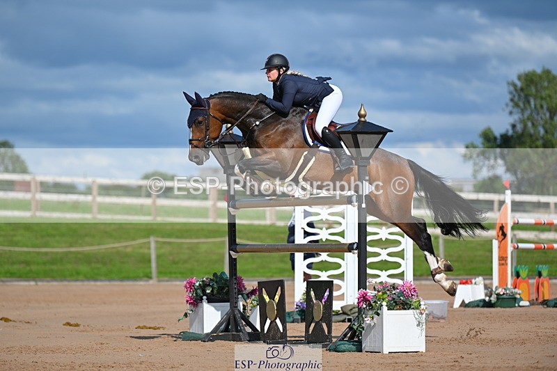 230721A-170125-07945 - Cls 10, 2 Star Big 1.45m Break to End