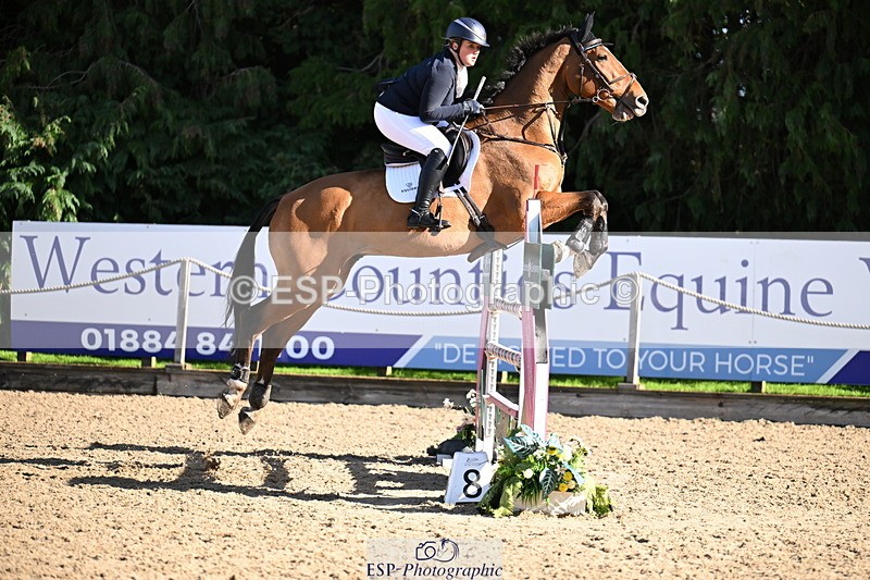 251024A-125246-10500 - C-240-Issy.Hollidge
