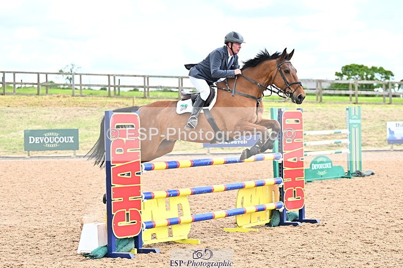 240608A-134417-02646 - Cls 4 Snr Newcomers and 1.10m Open