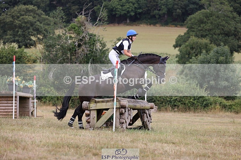 250802A-121553-03462 - B-075-Laura.Pritchard-SILKY