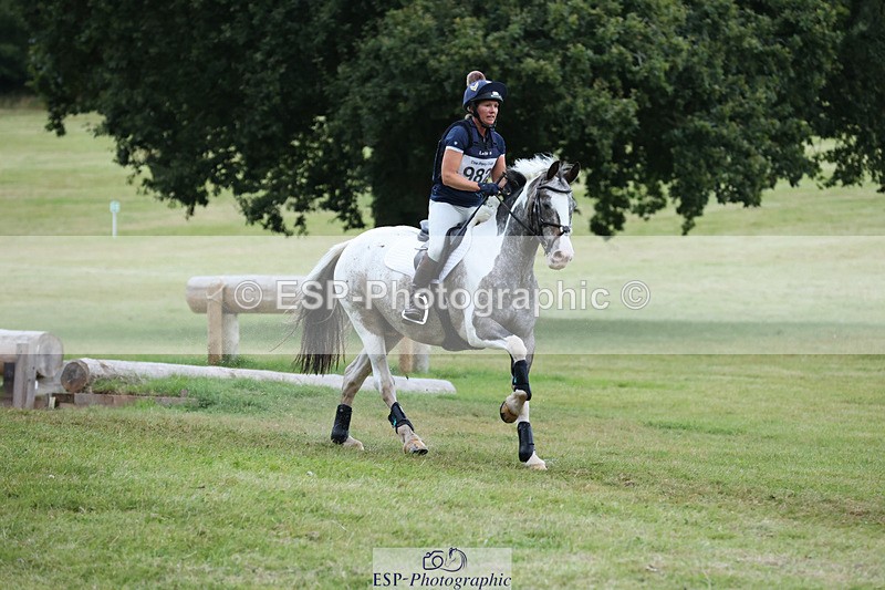 240825X-175152-38436 - 80cm XC 17.30 to End