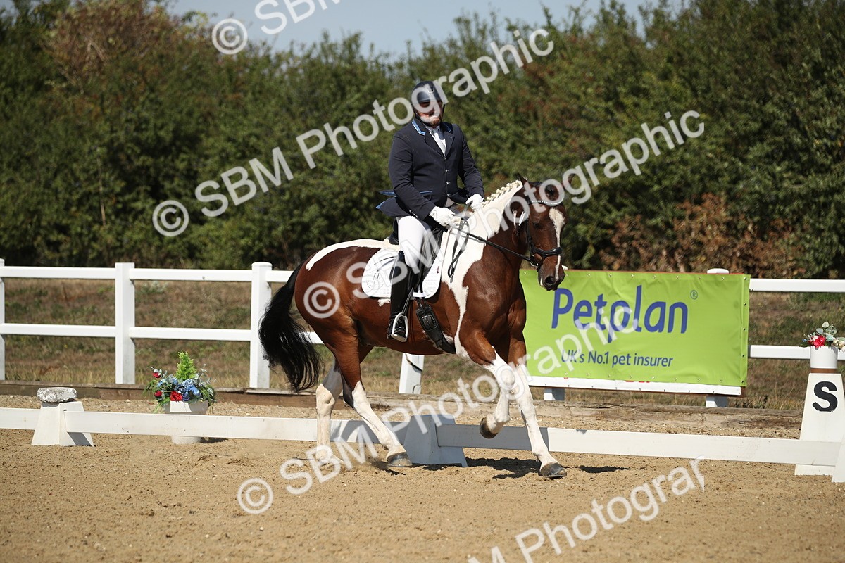 SBM_005096 - Class 11 - Novice 5 - 11.41-12.58