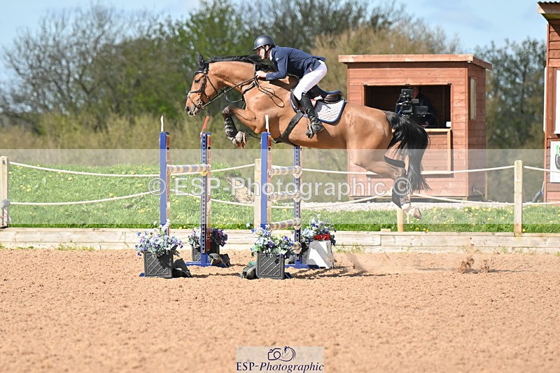 240418A-110132-02421 - Cls 5, 2 Star Medium Tour 1.35m