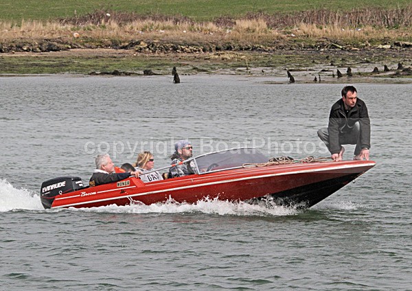 100411 WONGA IMG_0846 - Speedboats