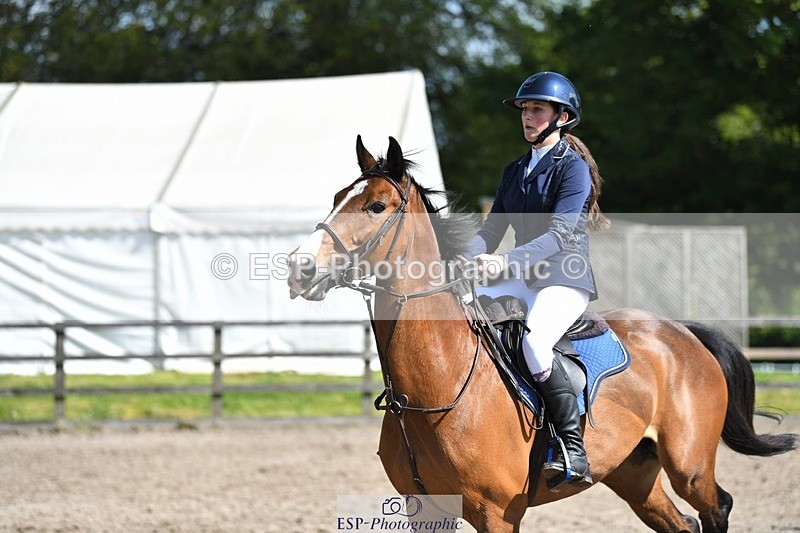 230512-103331-00548 - Cls 10 Snr 85cm Schooling