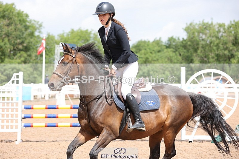 240630A-115750-12832 - Cls 31 Discovery and 90cm Open