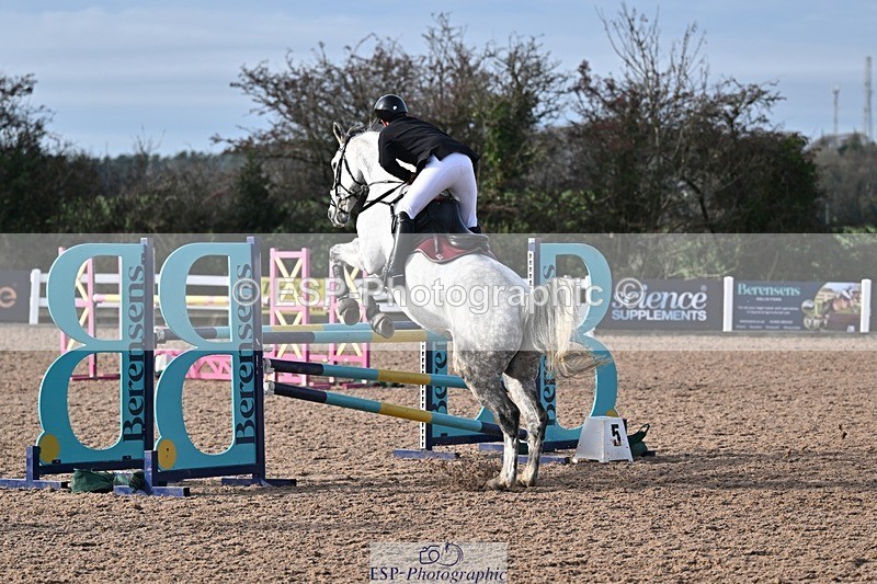 251126-121452-00413 - Cls 4 Newcomers and 1.10m