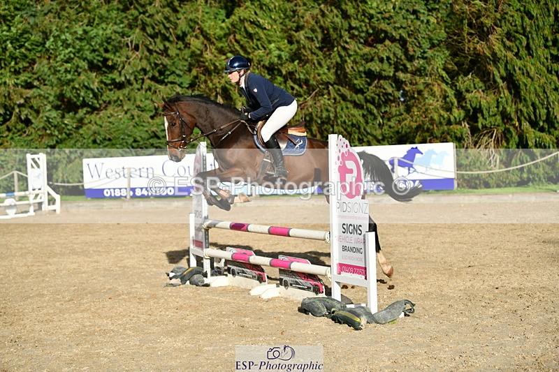 251004A-163716-02136 - Classes 10 & 11 80cm